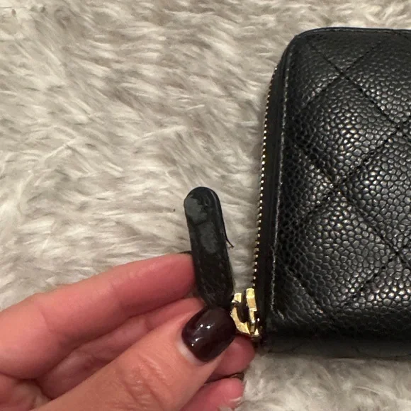 Chanel Black Quilted Leather Wallet - Picture 5 of 17
